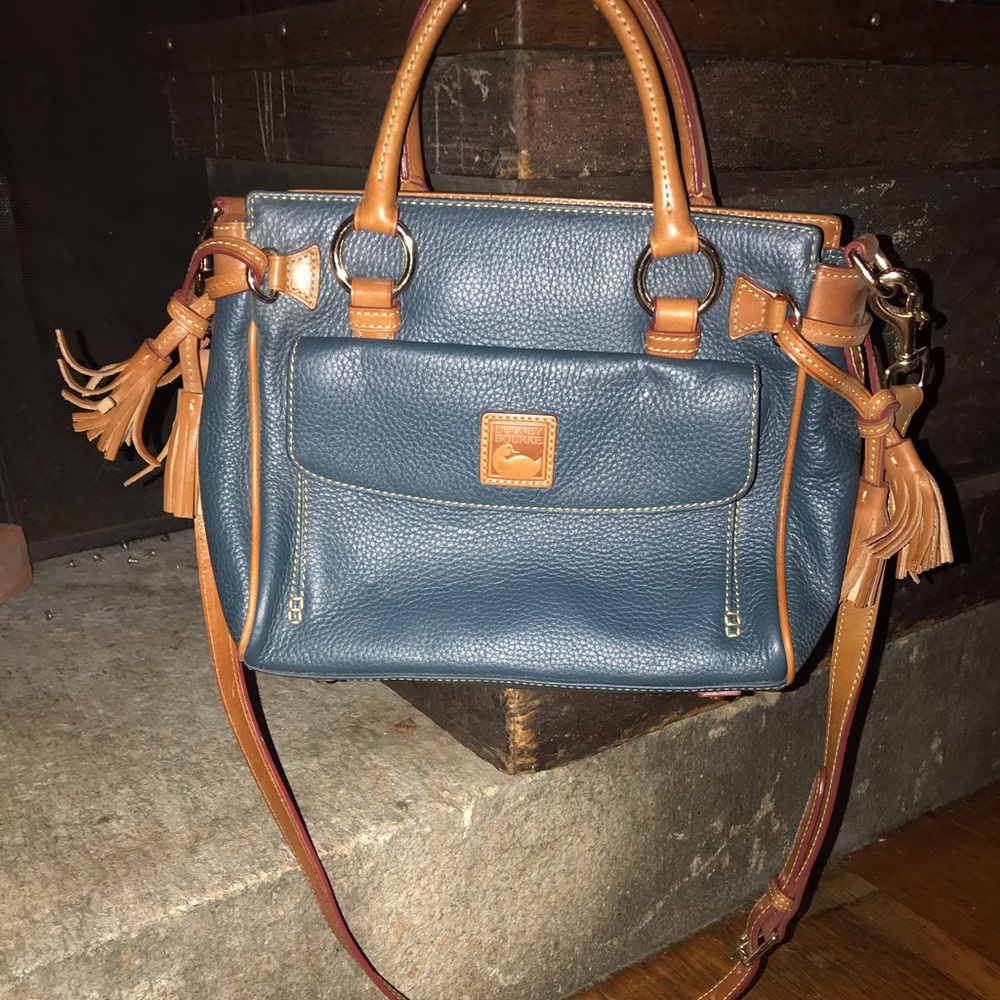 Dooney and bourke bag